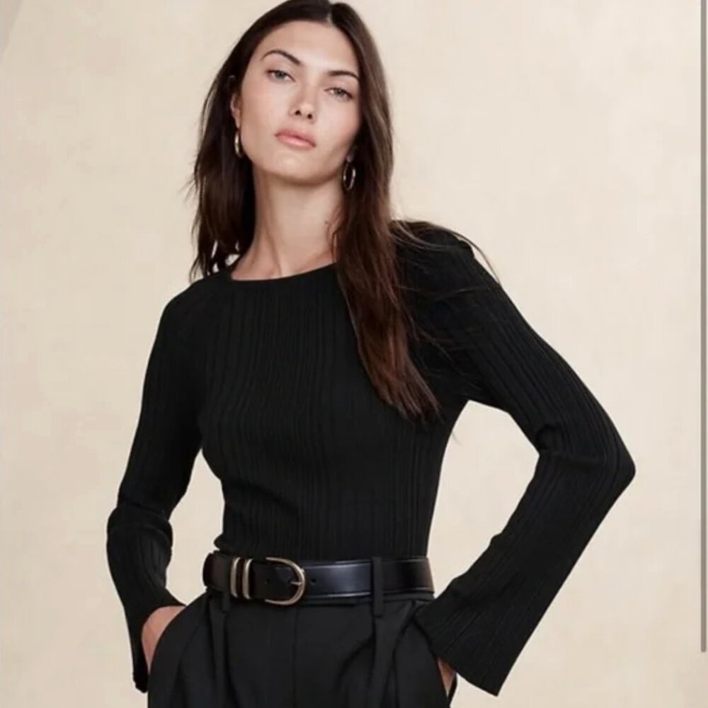 NWT Banana Republic Sweater Navy Cece Flare Sleeve Top Small